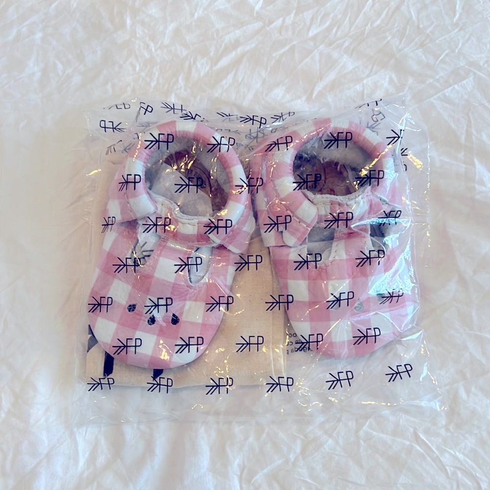 NWT Freshly Picked size 4 Mini sole II Mary Jane in color melon gingham